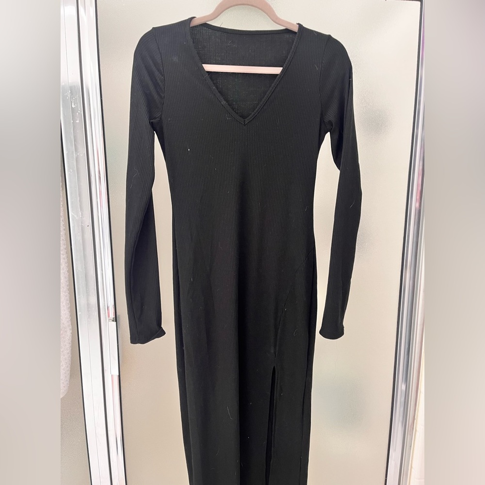 Black ribbed dress with leg slit